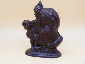 Weihnachtsmann und frecher Junge