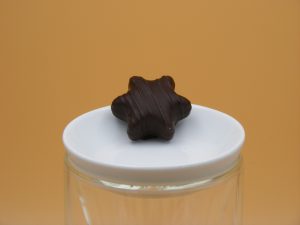 Winterpraline Karamell & Walnuss